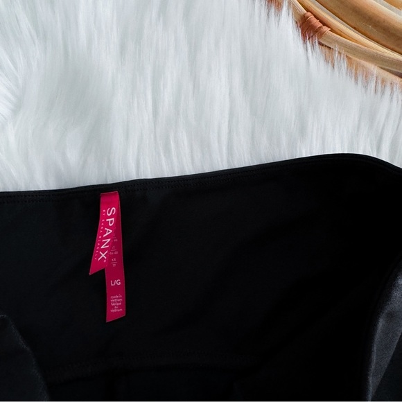 Spanx Faux Leather Moto Leggings Very Black Shaping Biker Size Large - Picture 8 of 13